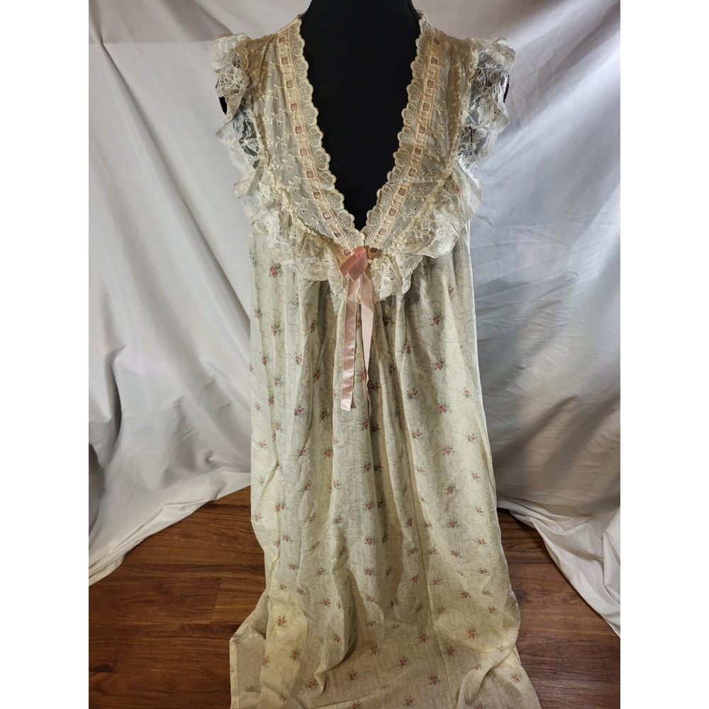 Vintage Gilligan Omalley Suze XL Traditional Floral Lace Cottagecore Nightgown